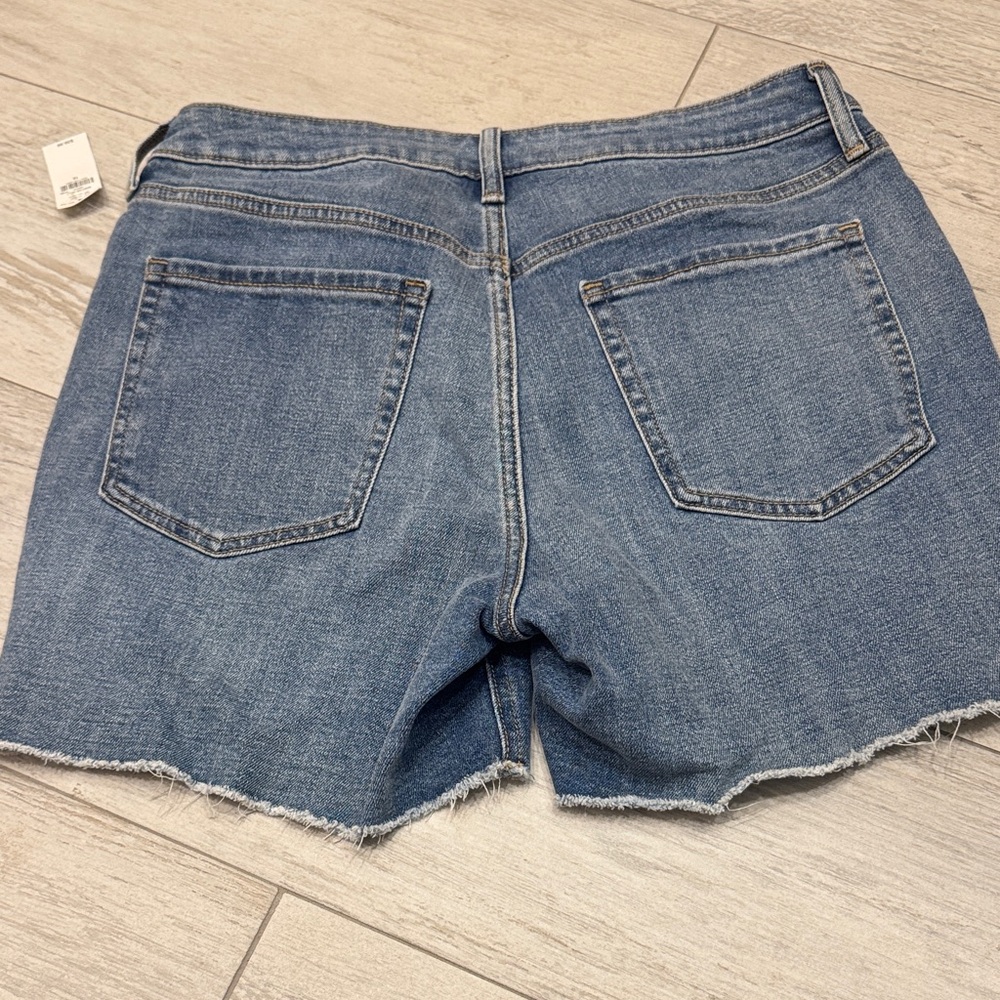 Old Navy High-Rise OG Straight Jean Shorts - 5” Inseam - Picture 8 of 9